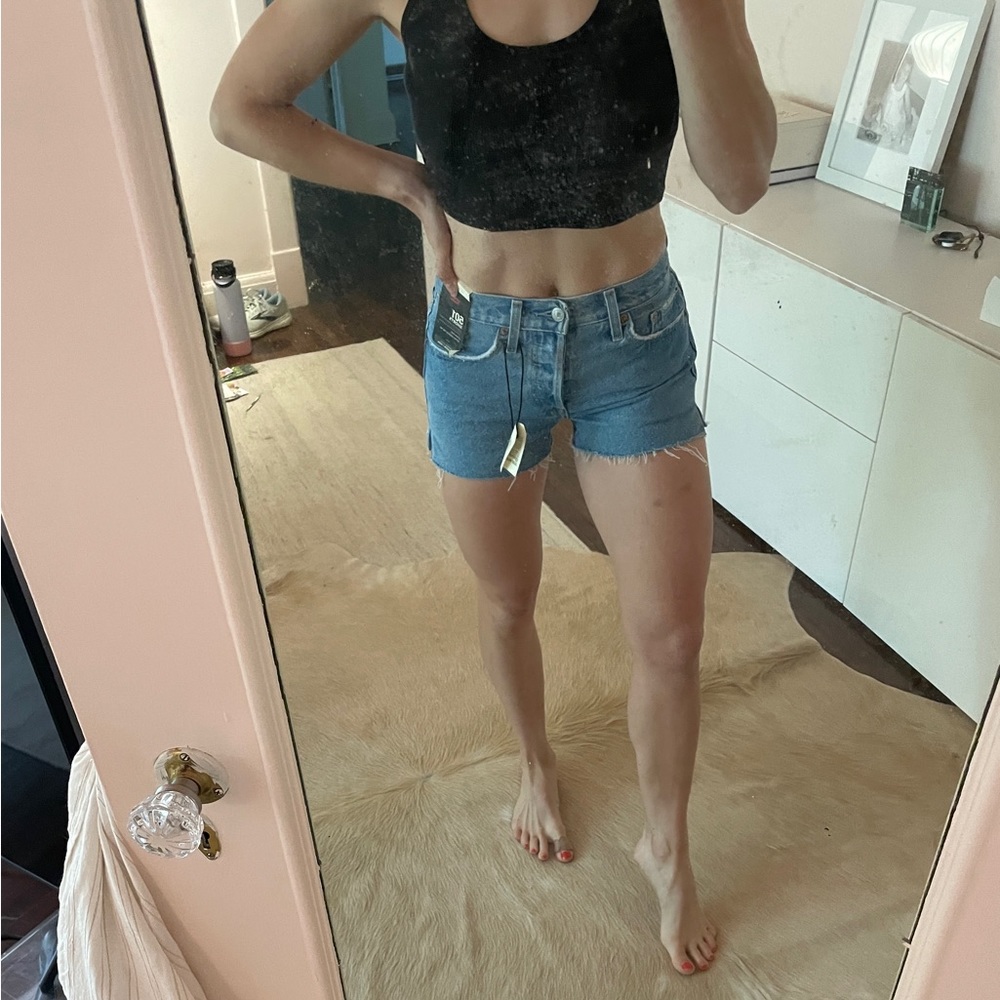 Levi’s 501 Jean Shorts - Picture 1 of 7